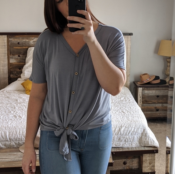 FINAL SALE 🆕🌿DRAPED BUTTON DOWN TOP🌿 - Picture 6 of 8